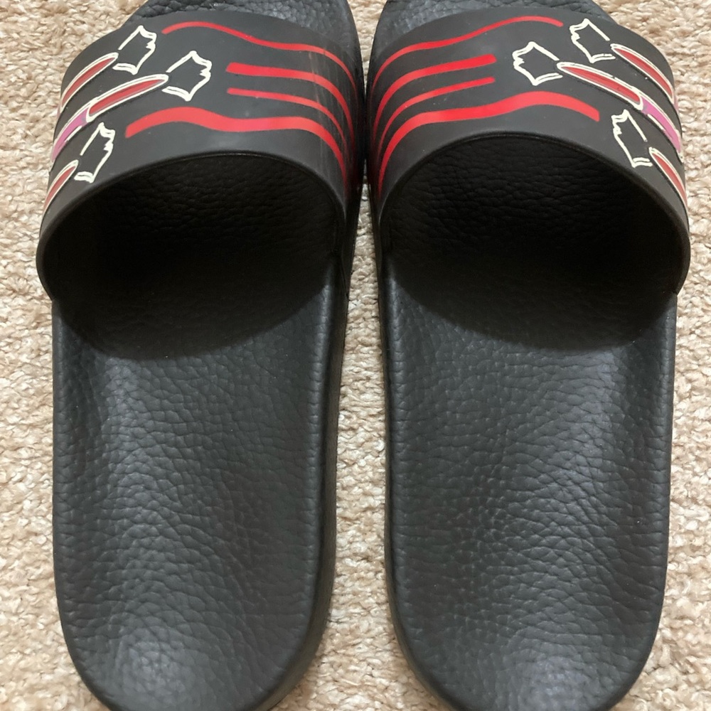 Authentic Valentino Slides - Picture 4 of 10